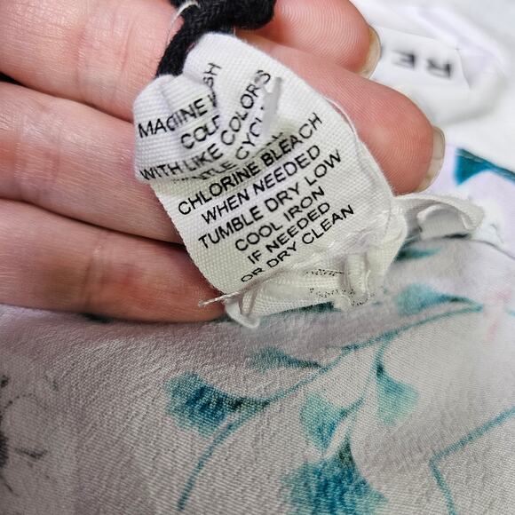 🦃New For The Republic Floral Spring Long Sleeve Blouse V Neck Half Button Small - Picture 9 of 13